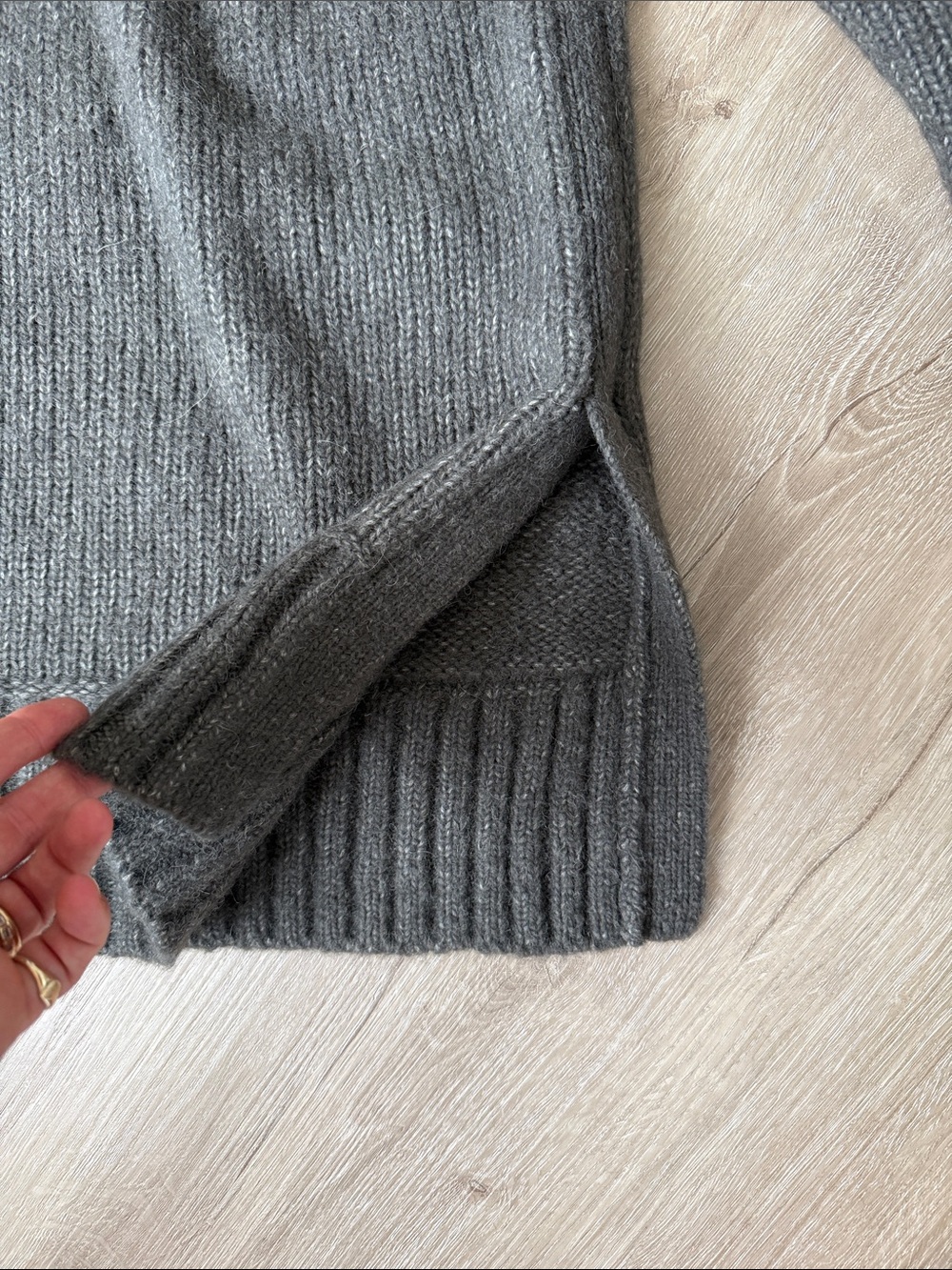 Everlane Wool / Cotton sweater - Picture 2 of 5